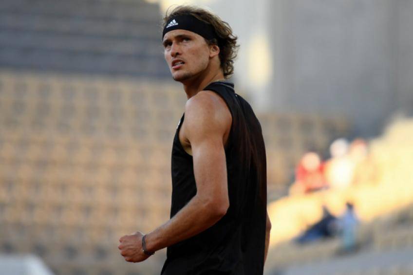 却有全情投 却有全情投